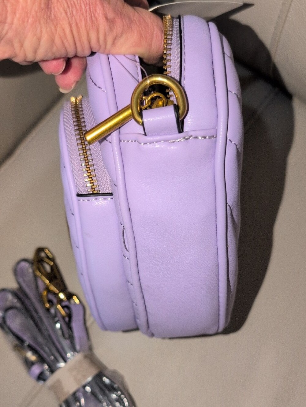Lavender Heart-Shaped Crossbody Bag with Gold Toned Hardware - Picture 5 of 8